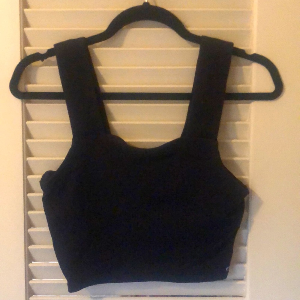 Alo yoga crop top with built in bra
